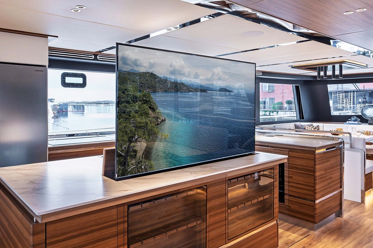Аренда катамарана на солнечных батареях Vision F Yacht ATRAVERSIA во Франции